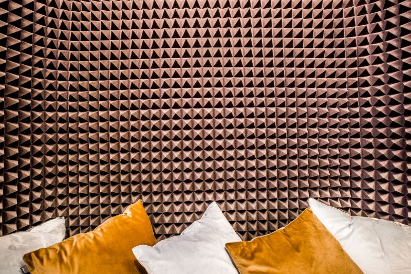 Who Does Soundproofing Installations