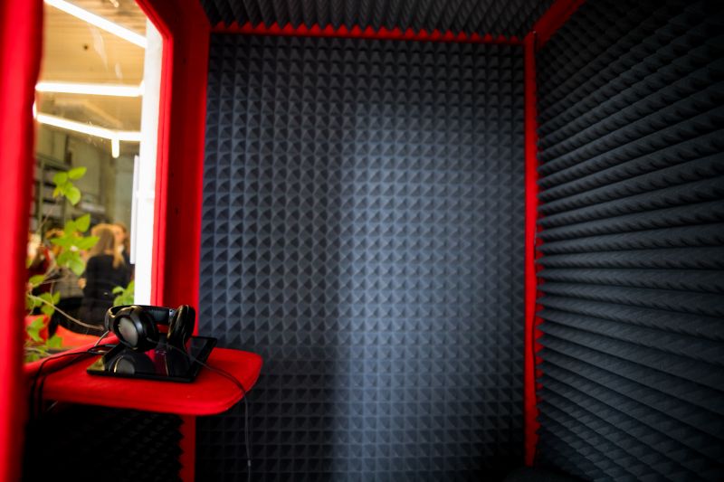 Who Does Soundproofing Installations